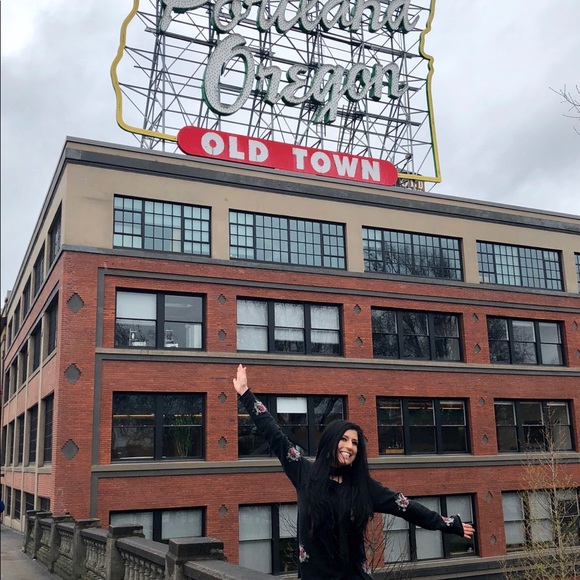 Meet your Posher, Melissa - Picture 4 of 7